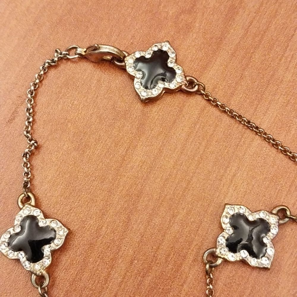 10 Clover Necklace. - Picture 3 of 7